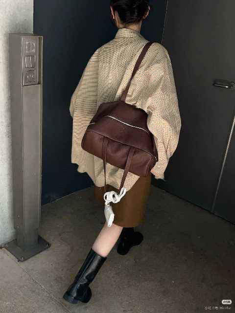 Minimal East-West Shoulder Bag